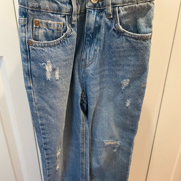 Zara mom fit jeans size 8. Medium denim lightly distressed excellent condition. - Picture 2 of 3